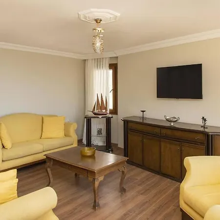 2 Br Duplex With Stunning View Near Camel Beach In Villa