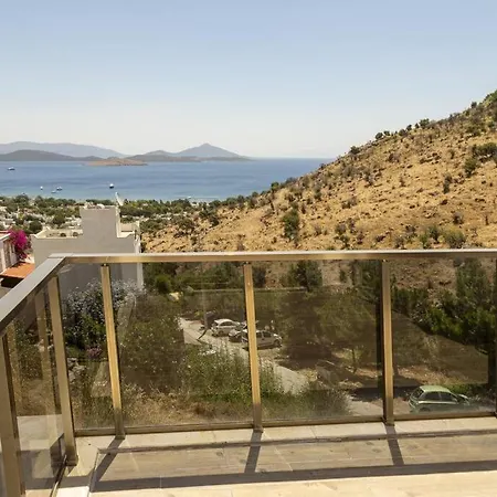 Villa Duplex With Stunning View Near Camel Beach In